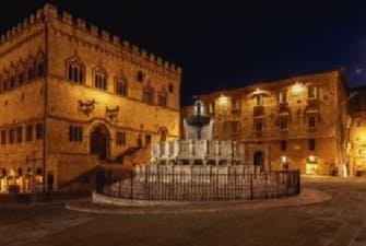 Plaza iluminada
